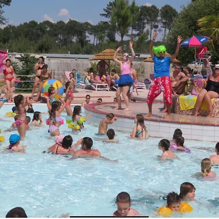 Mobil 829-4 Acces Piscines Inclus En Juillet-aout Des 4 Nuitees Gastes