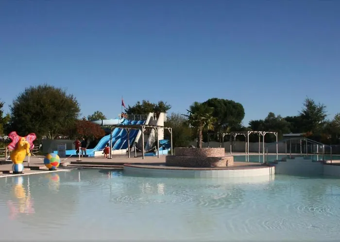 Mobil 829-4 Acces Piscines Inclus En Juillet-aout Des 4 Nuitees Apartament *