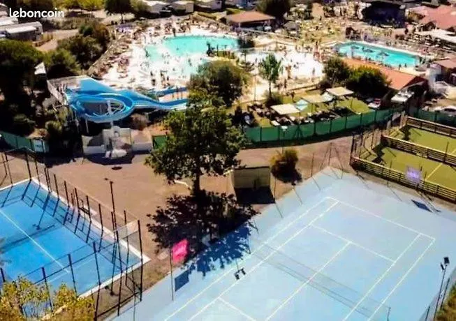 Mobil 829-4 Acces Piscines Inclus En Juillet-aout Des 4 Nuitees Apartament