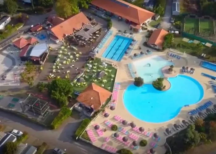 Mobil 829-4 Acces Piscines Inclus En Juillet-aout Des 4 Nuitees Apartament *