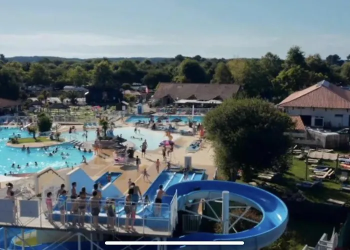 Mobil 829-4 Acces Piscines Inclus En Juillet-aout Des 4 Nuitees Apartament Gastes