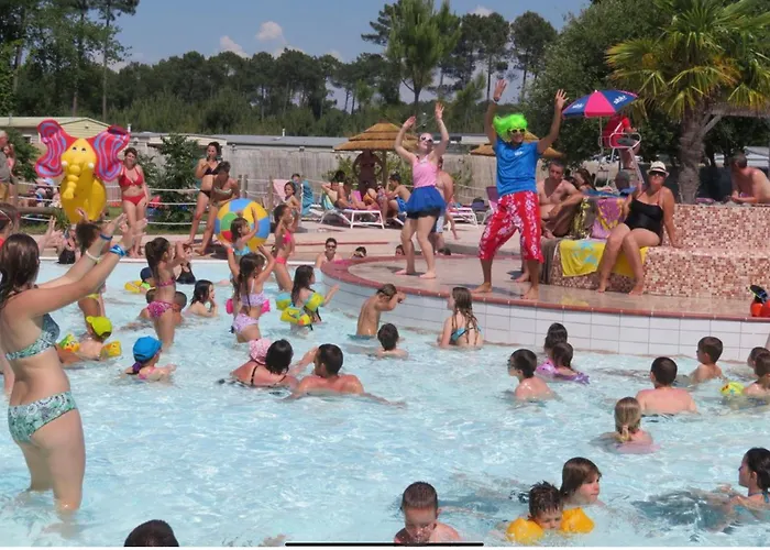 Mobil 829-4 Acces Piscines Inclus En Juillet-aout Des 4 Nuitees Gastes
